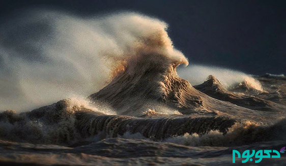 عکاسی هفته: شکست موج در ساحل دریا