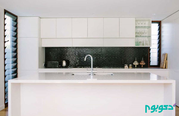 دکوراسیون جذاب آشپزخانه با رنگ سفید درخشان