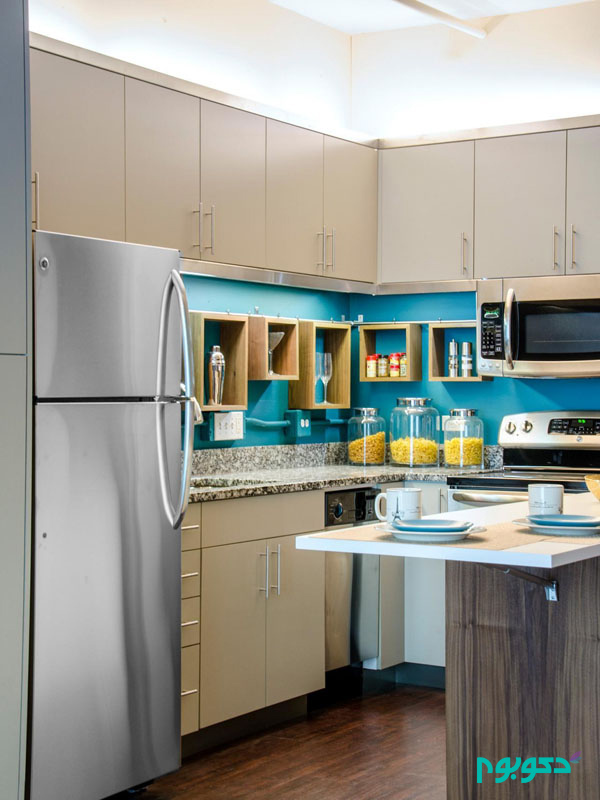 44-boldest-blue-blacksplash-small-kitchen-design-homebnc.jpg