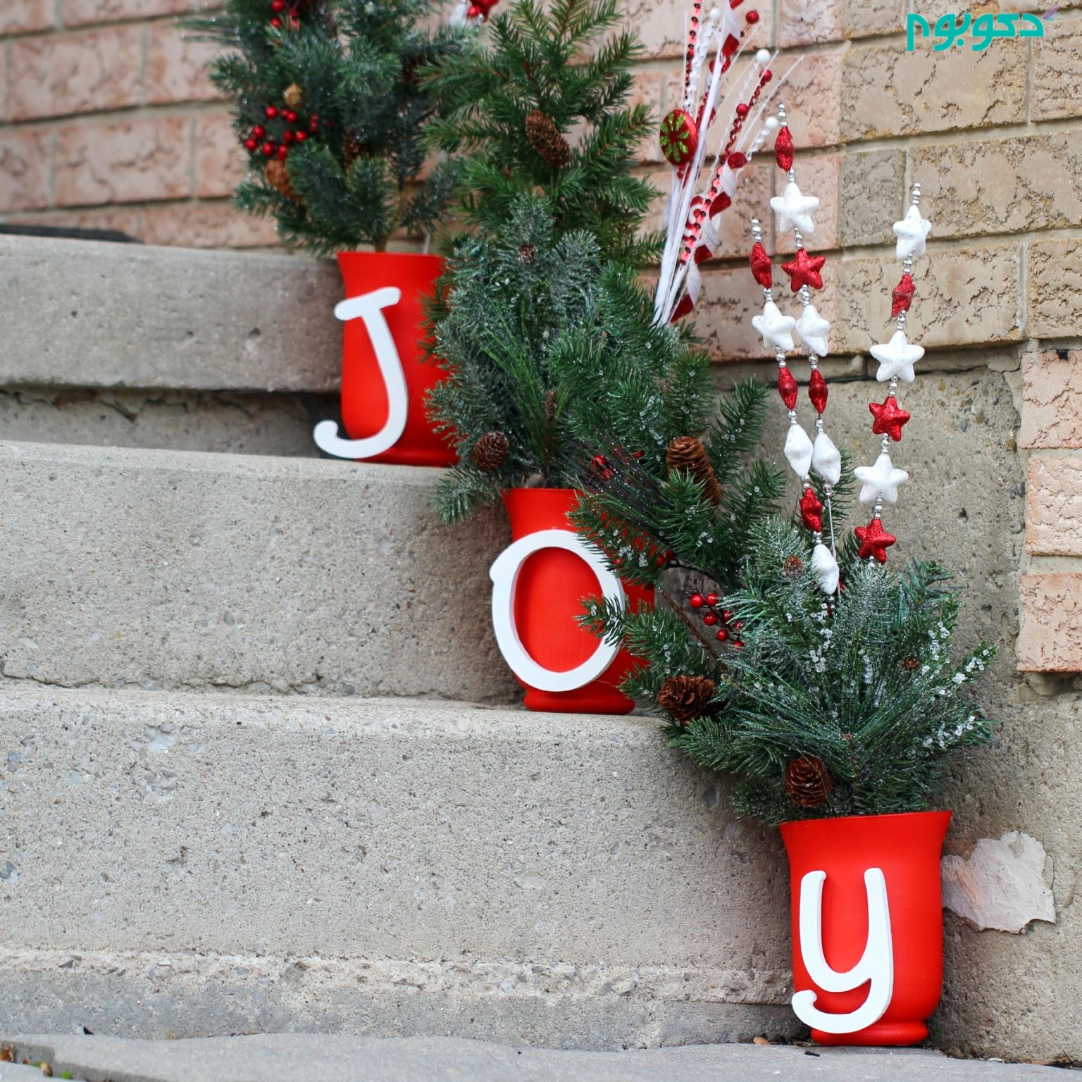 10-joyful-steps-christmas-door-decorations-homebnc-768x768@2x.jpg