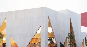 طراحی داخلی کافه قنادی با پنجره های مثلثی
