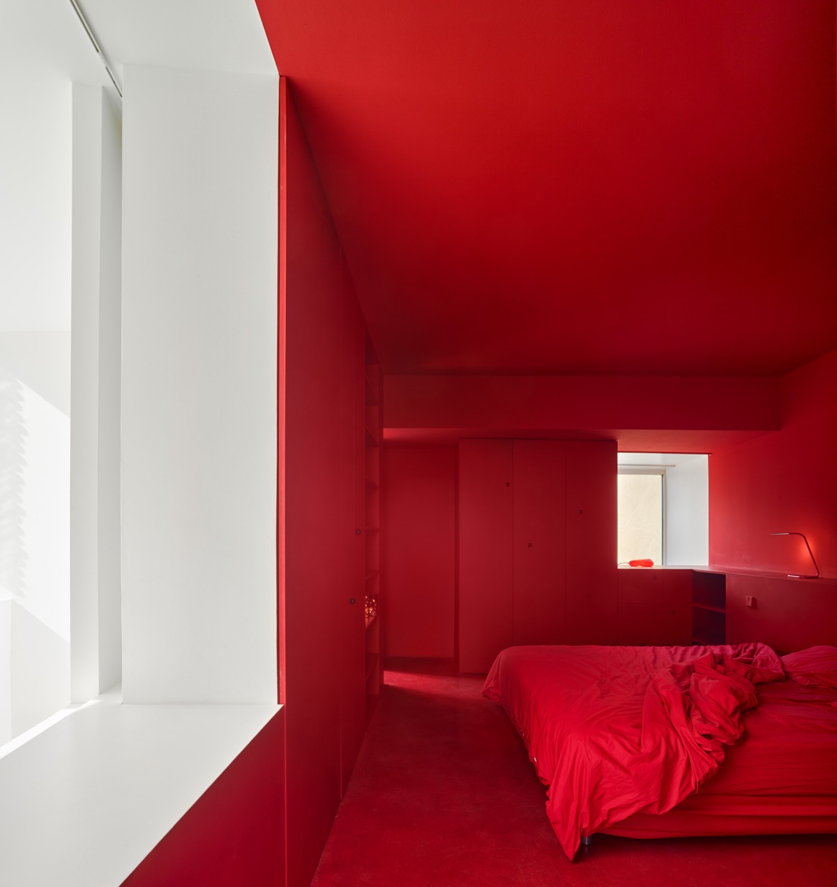 دکوراسیون ۵۰ اتاق خواب با تناژ رنگی قرمز