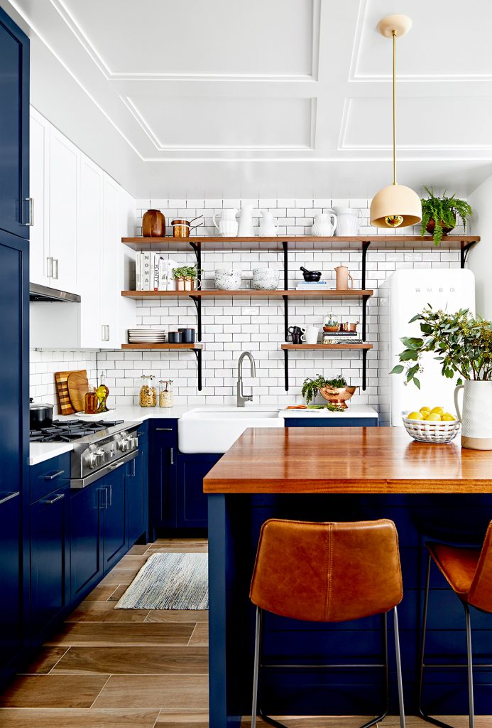 کابینت های آبی کلاسیک در دکوراسیون آشپزخانه