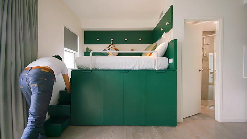 طراحی داخلی آپارتمان 18 متری با تخت پلتفرم سبز