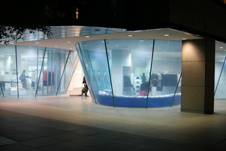 Comme de Garçons Aoyama طراحی نمای بیرونی مغازه