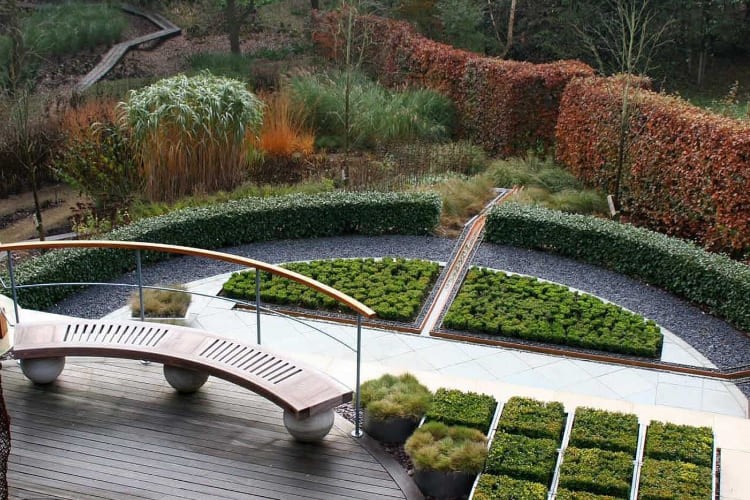11 طراحی باغچه ویلا
